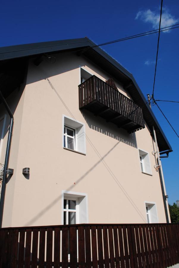 Corner House Apartments Near Lake Bled ราโดว์ลิตซา ภายนอก รูปภาพ