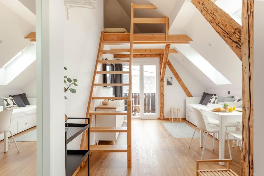 Corner House Apartments Near Lake Bled ราโดว์ลิตซา ภายนอก รูปภาพ